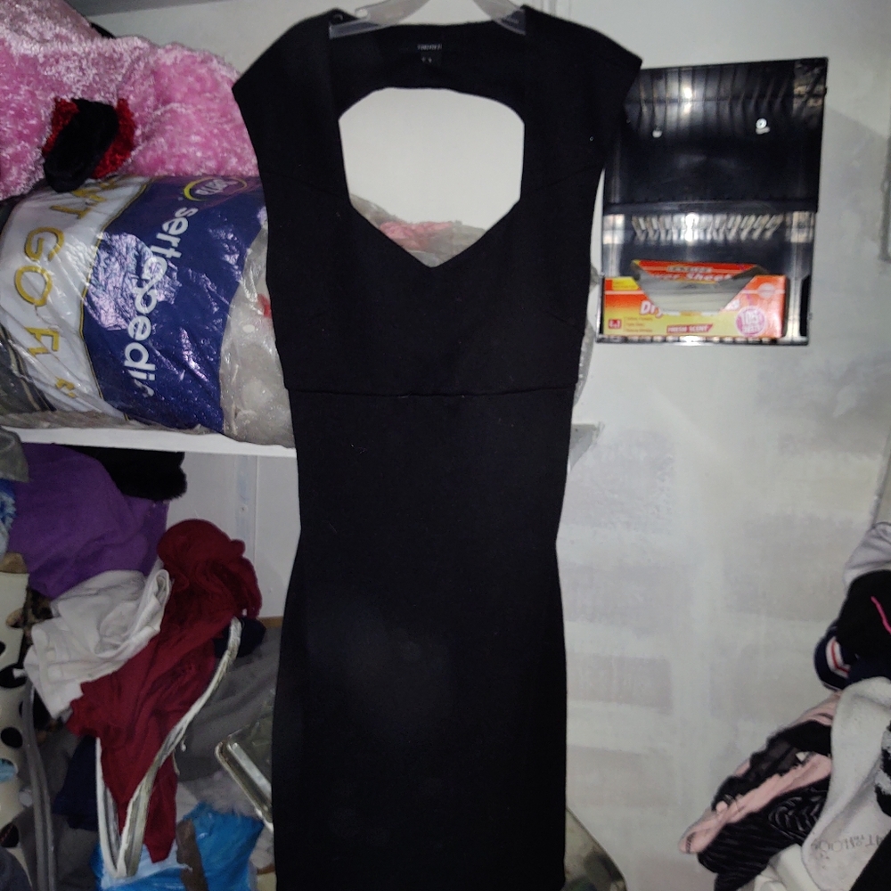 Dress - Picture 2 of 4
